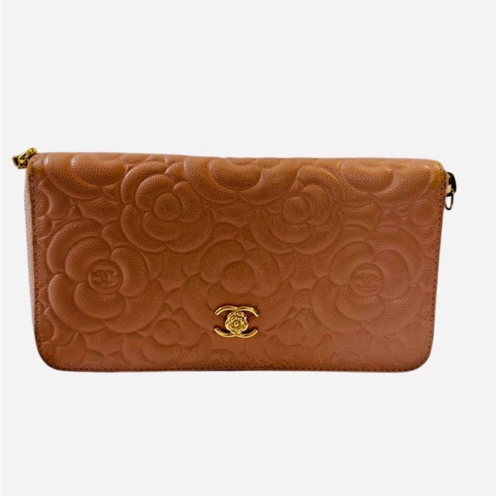 Chanel Tan Leather Embossed Clutch with Gold Turn-Lock logo - Picture 3 of 9